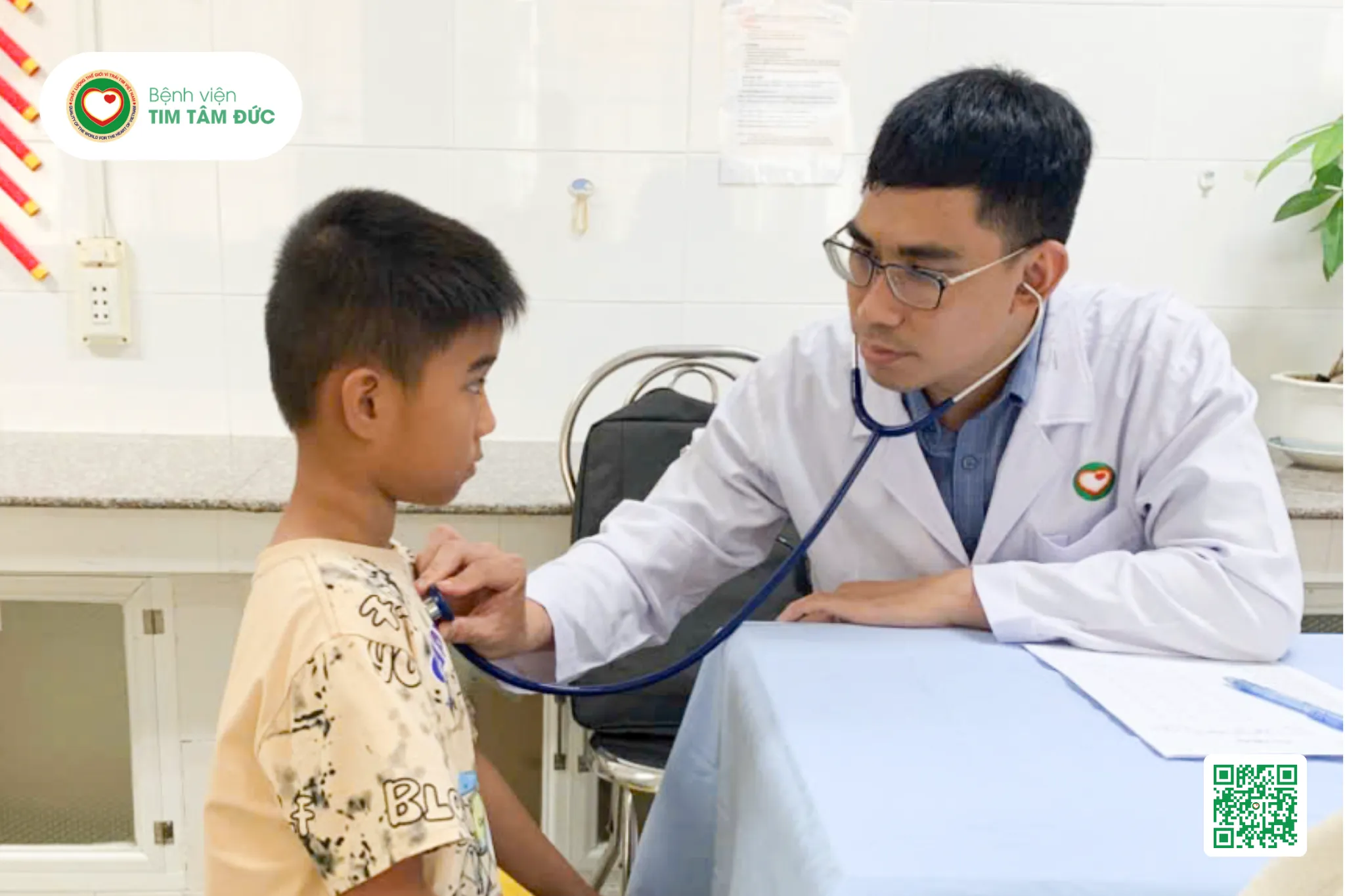 Tâm Đức cùng lực lượng y tế địa phương đã làm việc liên tục