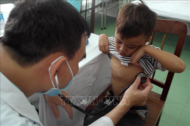 Khám sàng lọc, điều trị miễn phí cho người mắc bệnh tim gặp khó khăn