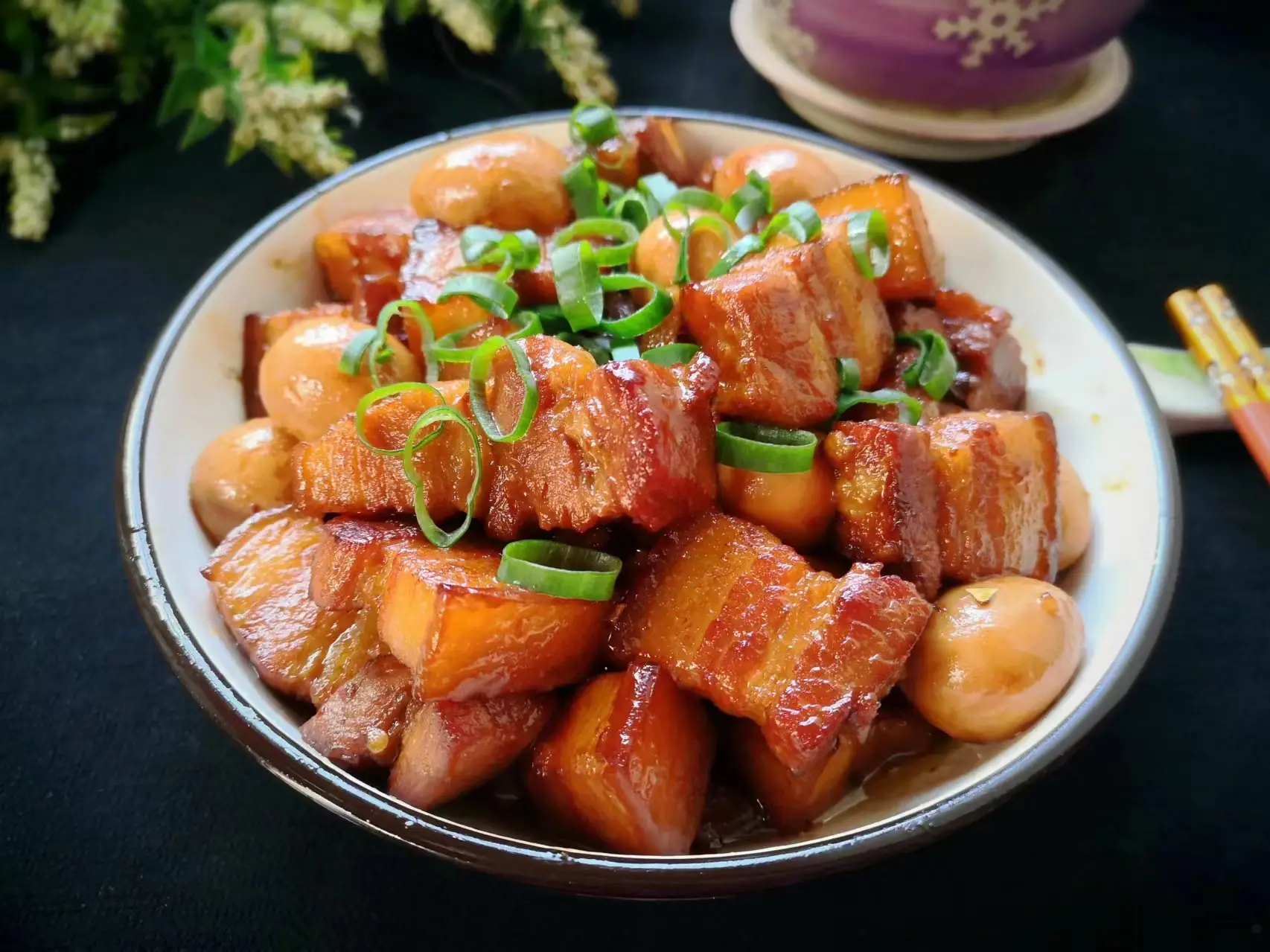 Thịt kho trứng cút