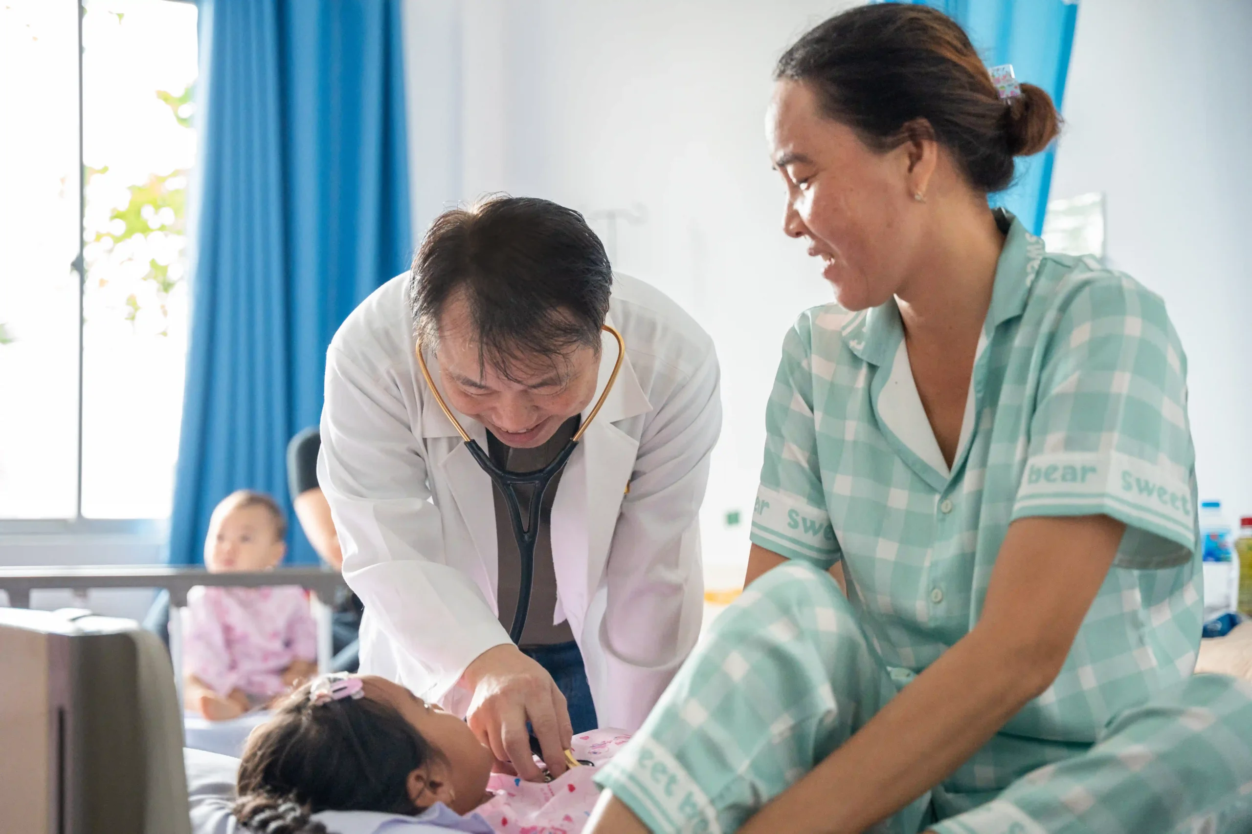 TS BS Chu Trọng Hiệp khám tim mạch cho trẻ em