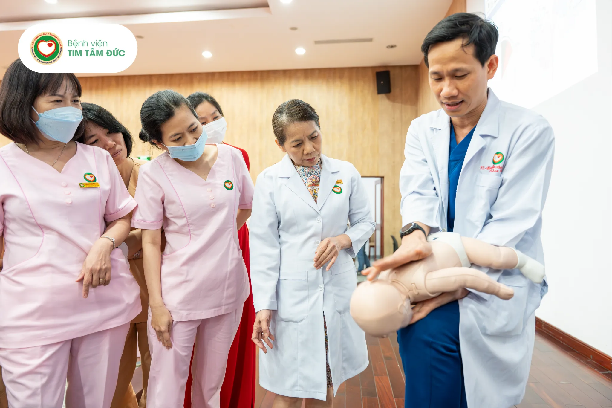 Tập huấn nội bộ: Hồi sinh tim phổi (CPR) và quy trình báo động đỏ tại Tâm Đức